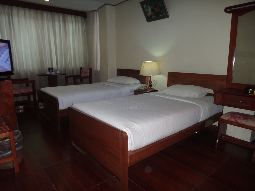 Chit Sayar Hotel ย่างกุ้ง ภายนอก รูปภาพ